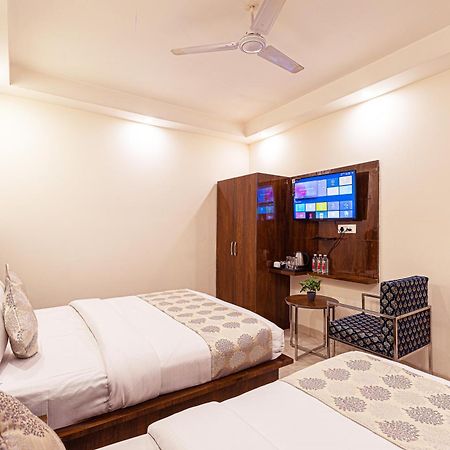 Hotel Emblem Suites- Near Delhi Airport Нью-Делі Екстер'єр фото