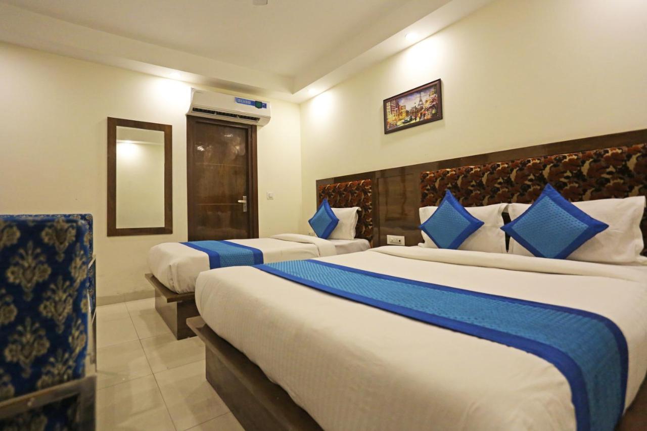 Hotel Emblem Suites- Near Delhi Airport Нью-Делі Екстер'єр фото